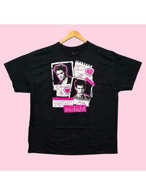 The Twilight Saga New Moon Edward Cullen Vs Jacob Black Tee 2X